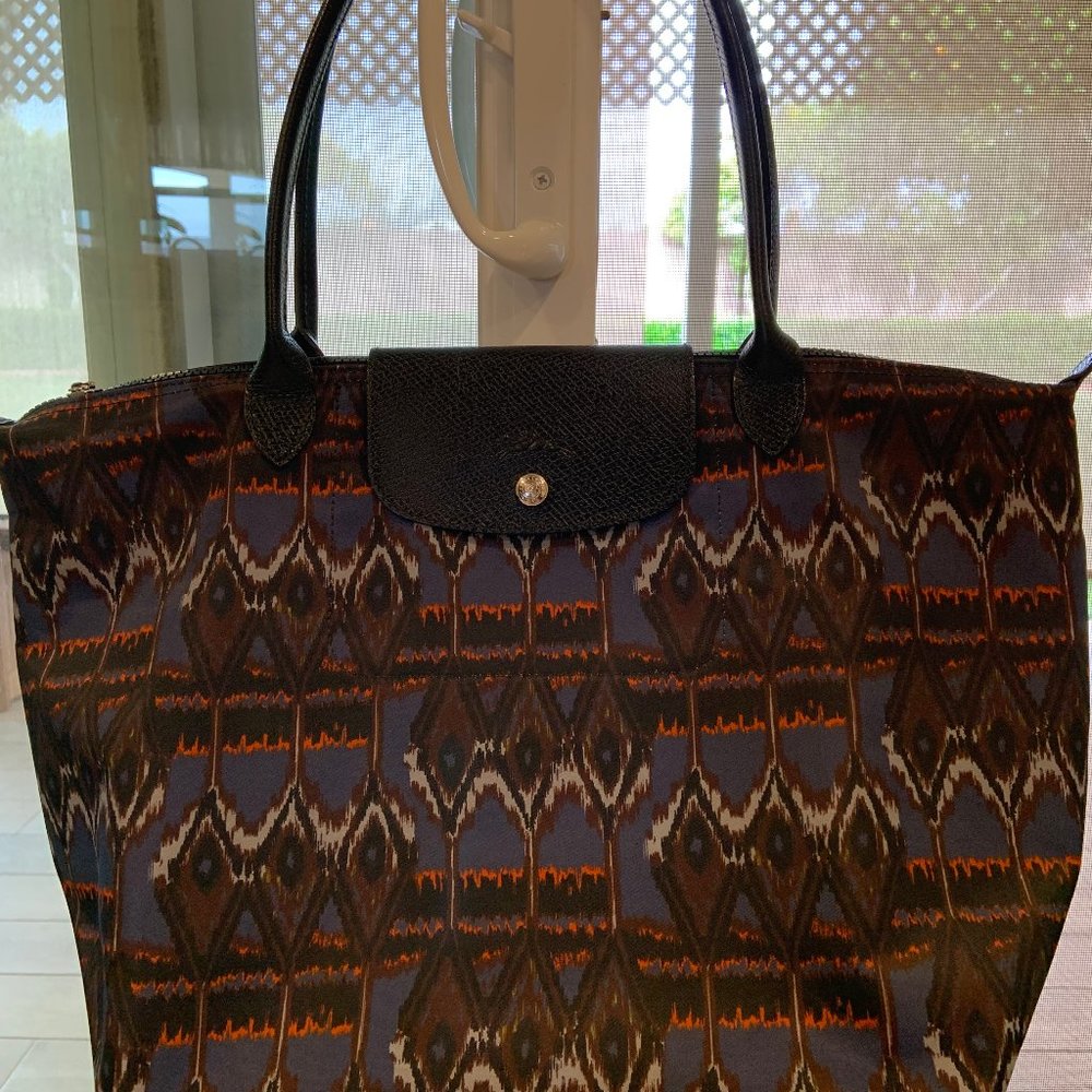 large longchamp tote ,brand new